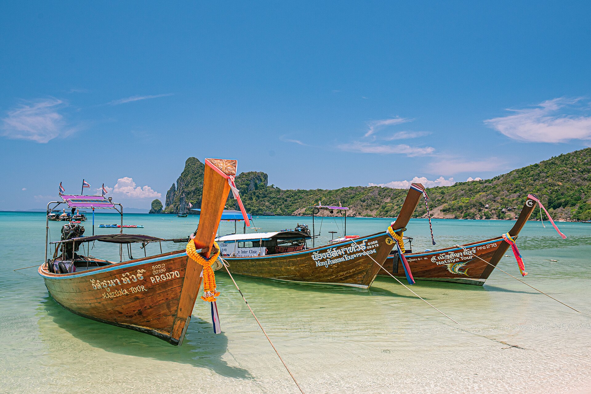 Longtailbåtar i Krabi